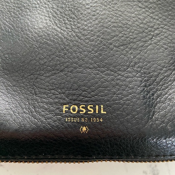 BLACK FOSSIL CROSSBODY PURSE ! - Picture 5 of 5